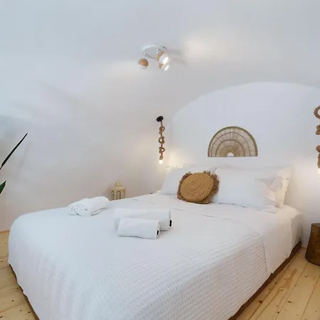 Red Harmony Stone House Holiday home Akrotiri (Santorini)