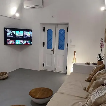 Red Harmony Stone House Дом отдыха Акротири